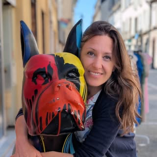 Karine Dherbey dans son atelier